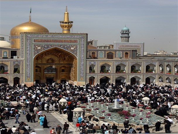 بیش از ۱۰۰ دانش آموز دلگانی برای نخستین بار به زیارت حرم رضوی اعزام شدند+ تصاویر