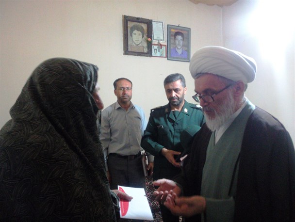 بازدید فرمانده سپاه و تعدادی از مسئولان درگز از 2 خانواده شهید جنگ تحمیلی+تصاویر