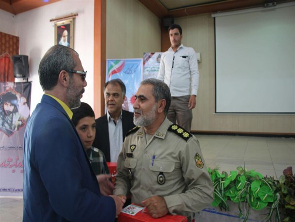 خانواده شهدا مظهر استقامت و پایداری هستند
