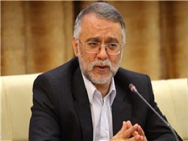 مزدک میرزایی مرتکب اشتباه شد/ این مجری هیچ آرشیوی را با خود نبرده است