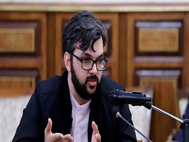رئیس جمهور به جای وعده "اینترنت مجانی" برای حجم انبوه شکایت های دولتش از رسانه ها چاره اندیشی کند