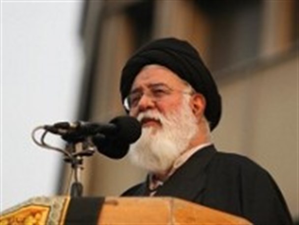 دولت یازدهم به ویرانه‌های اطراف حرم مطهر رضوی توجه کند