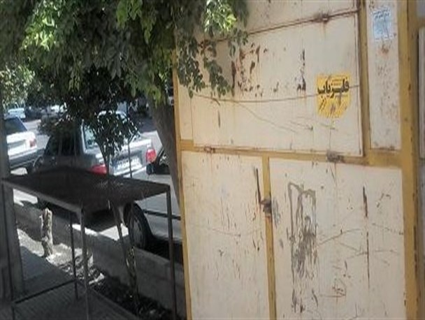 تنها دکه روزنامه فروشی منوجان تعطیل شد