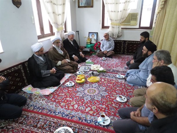 نماینده خبرگان رهبری:مرحوم طاهری از روحانیون خدوم ومتواضع بود+گزارش تصویری