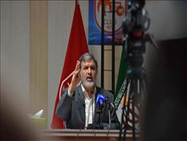 تونی و ذوالفقاری دعوایی نداشتند/ تیم دوم تراکتورسازی ایجاد می‌شود/ صدور مجوز بازی ملی و آسیایی برای بازیکنان سرباز