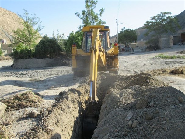 آغازعملیات حفاری و لوله گذاری شبکه داخلی آب شرب روستای گوگدره