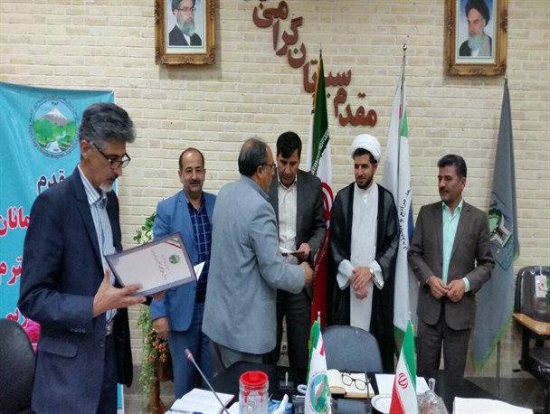 رئیس اداره منابع طبیعی و آبخیزداری میامی مدیر نمونه استانی شد +تصاویر