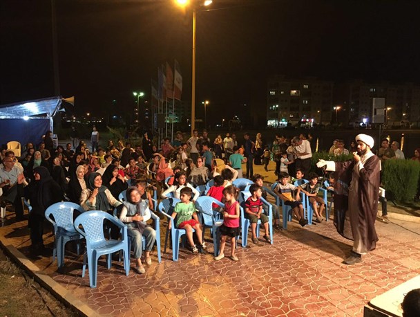 جشن خانوادگی و برپایی نمایشگاه در دریاچه مصنوعی گنبد