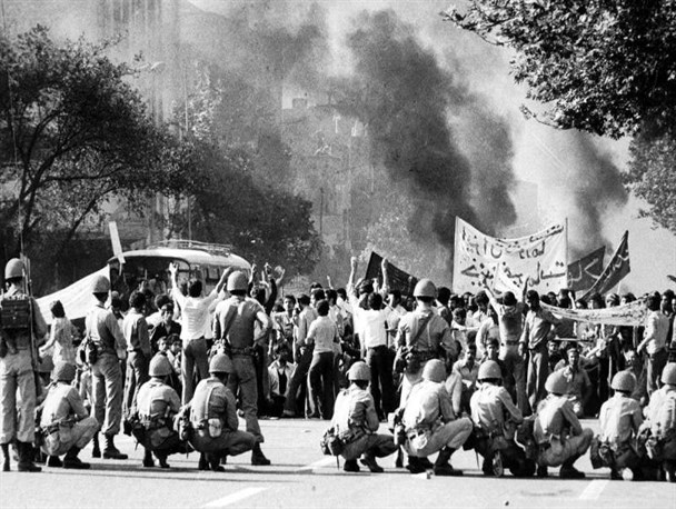 انقلابی بزرگ در پیش فرض انقلاب اسلامی