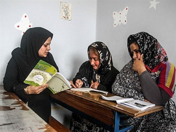 قبولی بیش از 200 نفر از سوادآموزان قاینی در دوره های سوادآموزی