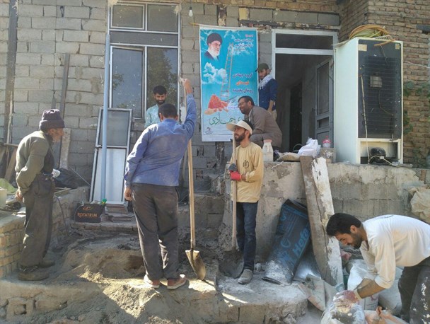 مرمت و بازسازی خانه محروم در روستای میجنده مشگین شهر+تصاویر