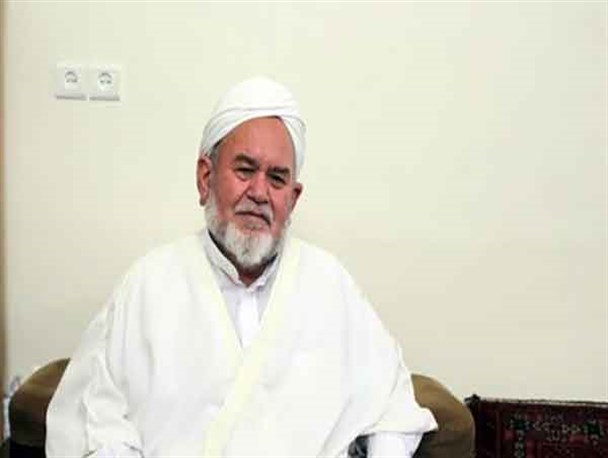 رهبر انقلاب ولایت معنوی را در حق اهل سنت ثابت کردند/ اطاعت مطلق از رهبری وظیفه ماست