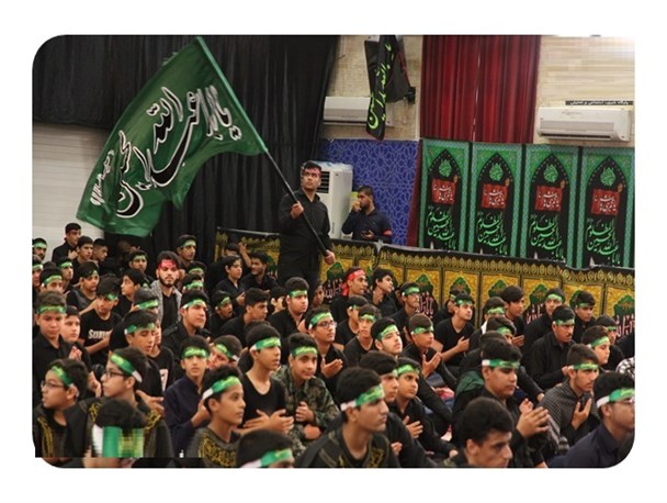 دانش آموزان بوشهری خط سرخ شهادت را با شعار احلی من العسل دنبال می کنند