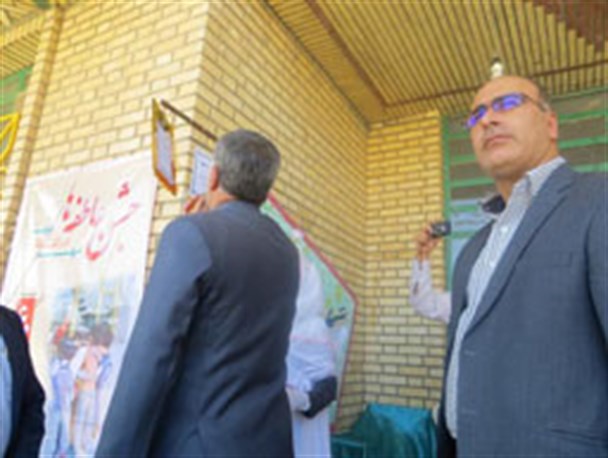 نواختن زنگ جشن عاطفه ها در مدارس استان کرمانشاه+تصاویر