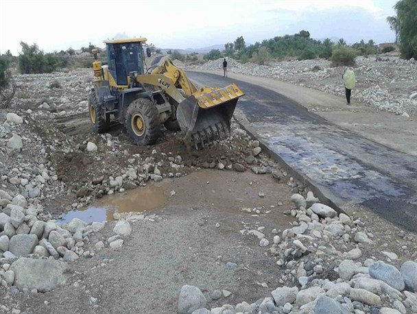 هدر رفت پول بیت المال /آب نمایی که تبدیل به پل شد