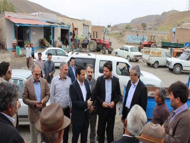 دهگردی فرماندار و مسئولان در روستاهای اصلاندوز+تصاویر