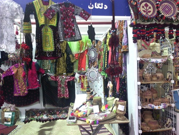غرفه محصولات صنایع دستی دلگان درنمایشگاه توانمندیهای روستاییان درتهران+تصاویر
