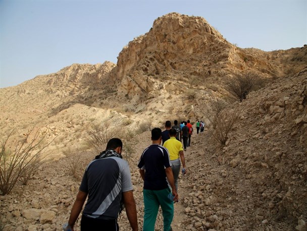 صعود پرسنل ناجا هرمزگان به ارتفاعات کوه گنو+تصاویر