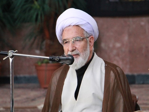 حقوق‌بگیران نجومی هرگز به فکر رفع مشکلات مردم نیستند / برخی از ادارات و مغازه‌های گناباد از تعظیم شعائر محرم غفلت کرده‌اند