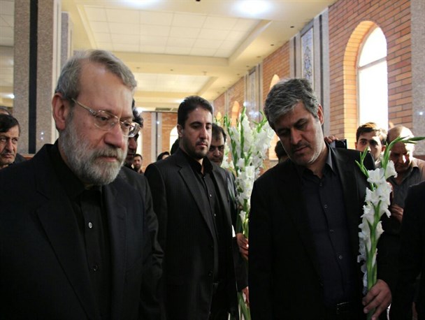ادای احترام رئیس مجلس به مقام شامخ شهدای گچساران+تصاویر