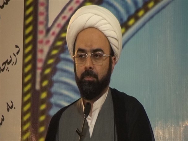 حقوق‌های نجومی باید به بیت‌المال بازگردانده شود