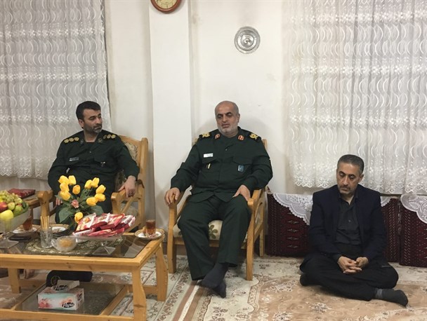 تا زمانی که در راه شهدا قدم بر می داریم پیروزی٬ سرنوشت اهداف ما است