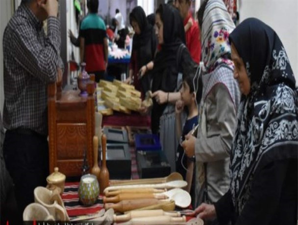 نخستین «جمعه بازار هنری» در آمل برپا شد