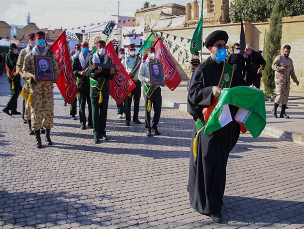 آئین اهتزاز بیرق عزارداری اربعین حسینی در بین الحرمین شیراز