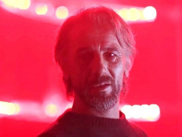 امین حیایی بازیگری که اینبار در صحنه اغتشاش نقش آفرینی می‌کند!