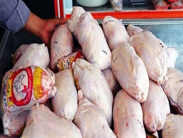فروش مرغ با قیمت بیشتر از ۶۲ هزار تومان تخلف است