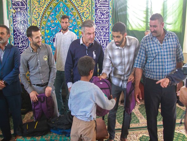 روز متفاوت قهرمانان و ورزشکاران در روستای عشایری استان مرکزی/ حضور جهادی ستاره‌ها در زرندیه