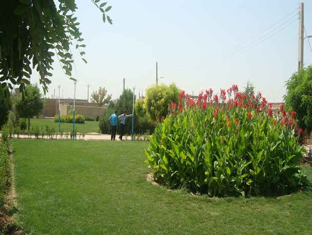 سرانه فضای سبز برای هر شهروند سورانی۳ و نیم متر مربع است