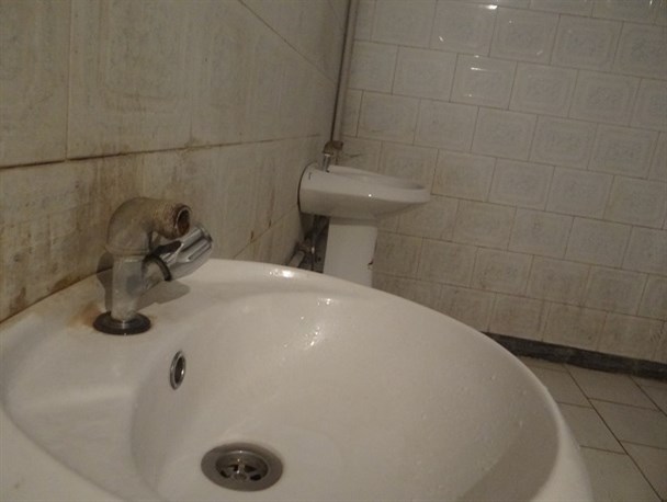 وضعیت نامناسب اماکن ورزشی در اردبیل+ تصاویر