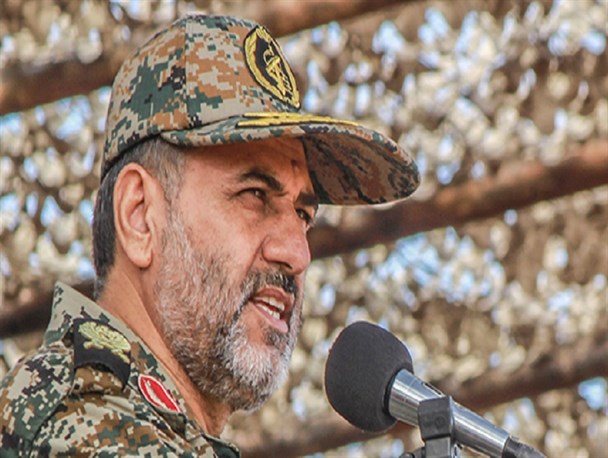 امریکایی ها با ژست دوستی به دنبال فروپاشی و براندازی هستند/دشمن عوامل خود را به اسم خبرنگار و توریست وارد کشور می کند