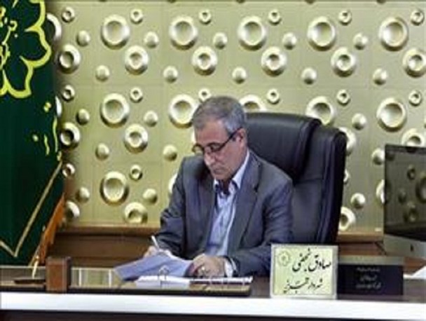 شهرداران مناطق تازه تاسیس مشخص شدند/ اکبری جای خود را به روشنی داد و مشاور شد