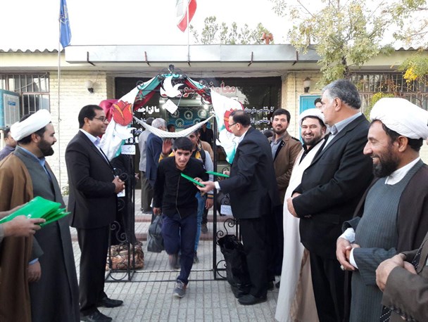 مراسم بدرقه کاروان راهیان نور دانش آموزی در رشتخوار برگزار شد
