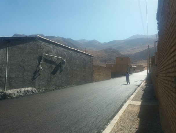۵۰ هزار متر مربع از سطح معابر روستاهای بخش مرکزی کیار آسفالت شد