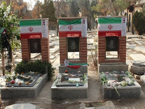 تصویر/مزار 3 دانشجوی شهید دانشکده فنی دانشگاه تهران