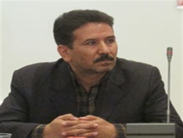 دانشجو باید نقاد و حساس به مسائل پیرامون خود باشد