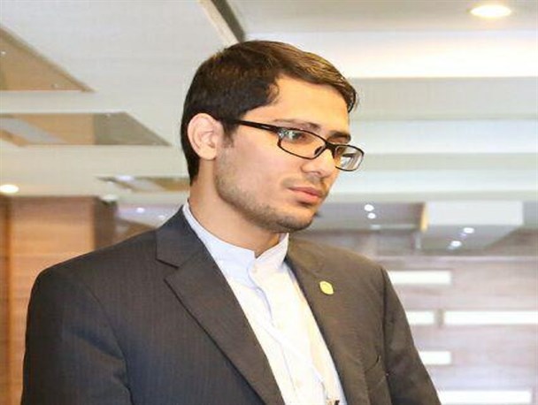 دانشجویان امروزی غرق در گفت و گوهای تلگرامی و فیس بوکی هستند