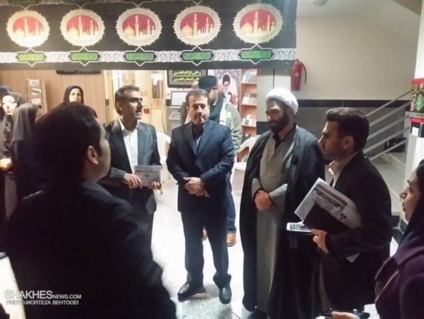 تجمع جمعی از کارکنان اداره فرهنگ و ارشاد اسلامی قزوین در اعتراض به عملکرد مدیرکل