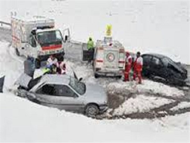 اسکان بیش از 2000مسافر درراه مانده توسط نیروهای امدادی در تاکستان