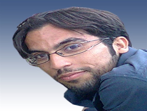 عده ای در خارج از دانشگاه ها با سیاست کاری از دانشجویان سوء استفاده می کنند