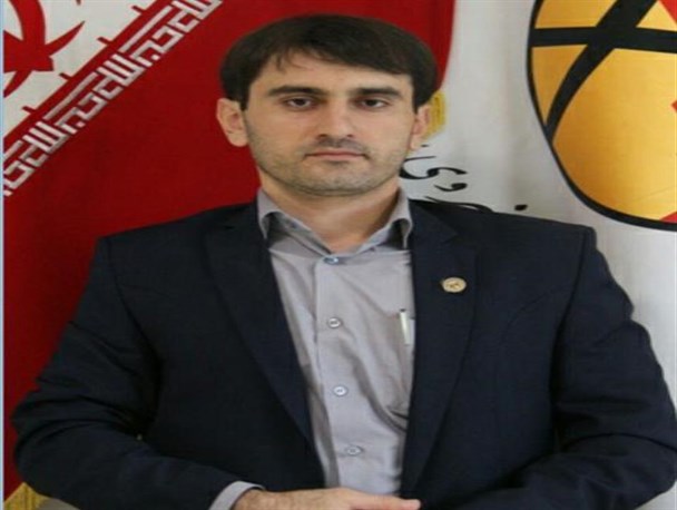 طوفان های شدید مشکل نوسان برق در نظرآباد است