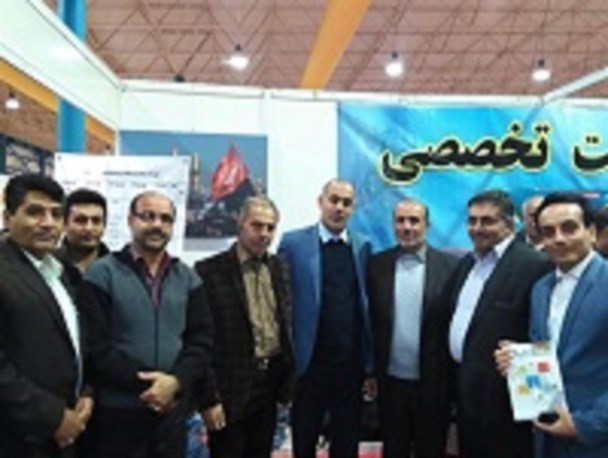 رونمایی کتاب کارآفرینی در نماشگاه کتاب گلستان+عکس
