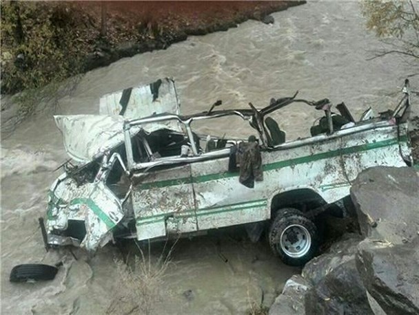 جست‌وجو مفقودین حادثه سقوط مینی‌بوس در محور هراز