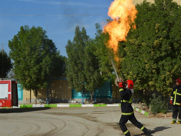 مانور زلزله و ایمنی در مدارس شهرستان دشتستان+تصاویر