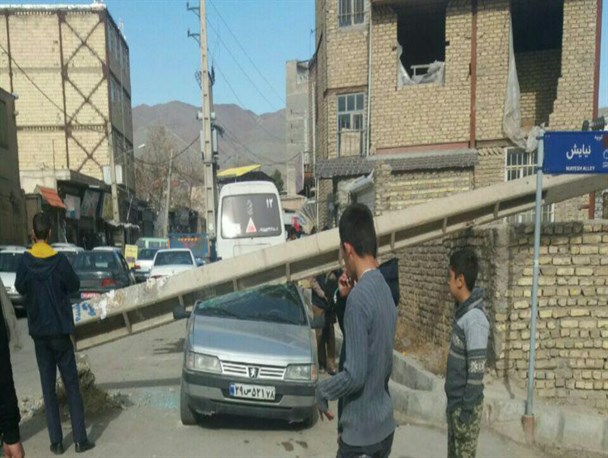 تیر برق های معیوب مشکلی دیرینه در بومهن/ تیر برق قاتلی خاموش در بومهن
