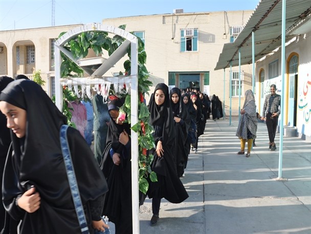 اعزام ۸۰ نفر از دانش آموزان رودانی به اردوی راهیان نور+تصویر