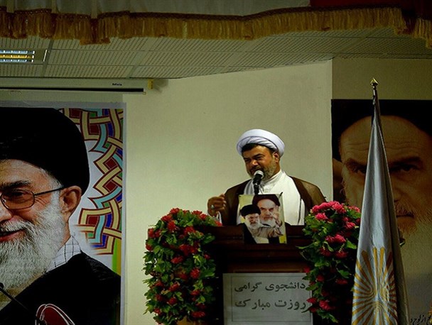 دشمن با ترویج بی بند و باری در دانشگاه ها میخواهد تفکر انقلابی را به حاشیه ببرد